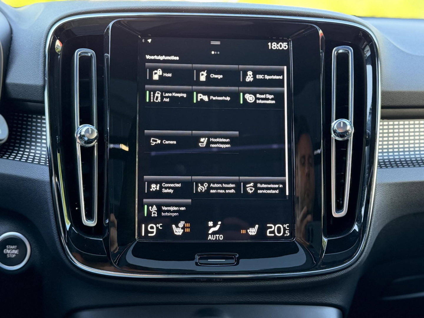 Volvo XC40 1.5 T4 Recharge R-Design |Pano|Leer|Winterpakket|Cam|20"