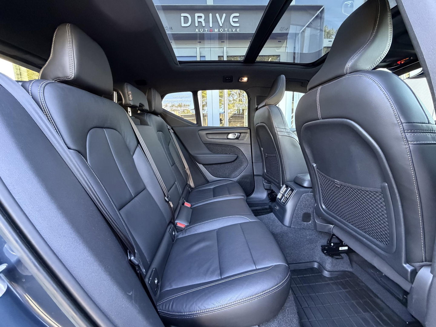 Volvo XC40 1.5 T4 Recharge R-Design |Pano|Leer|Winterpakket|Cam|20"