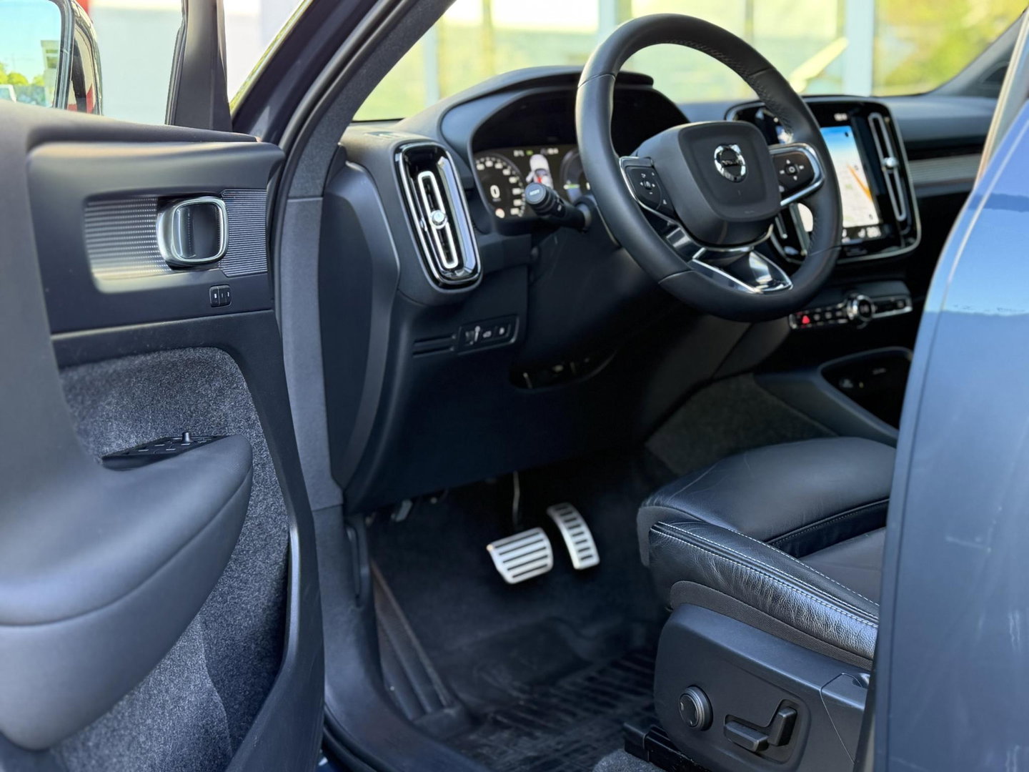 Volvo XC40 1.5 T4 Recharge R-Design |Pano|Leer|Winterpakket|Cam|20"