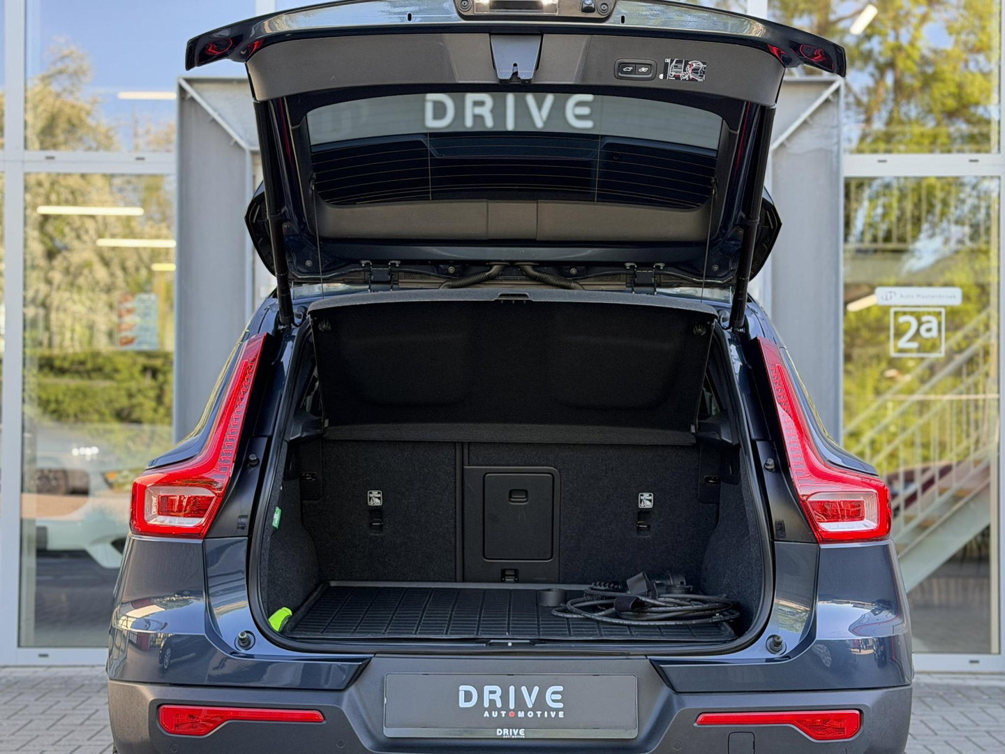 Volvo XC40 1.5 T4 Recharge R-Design |Pano|Leer|Winterpakket|Cam|20"