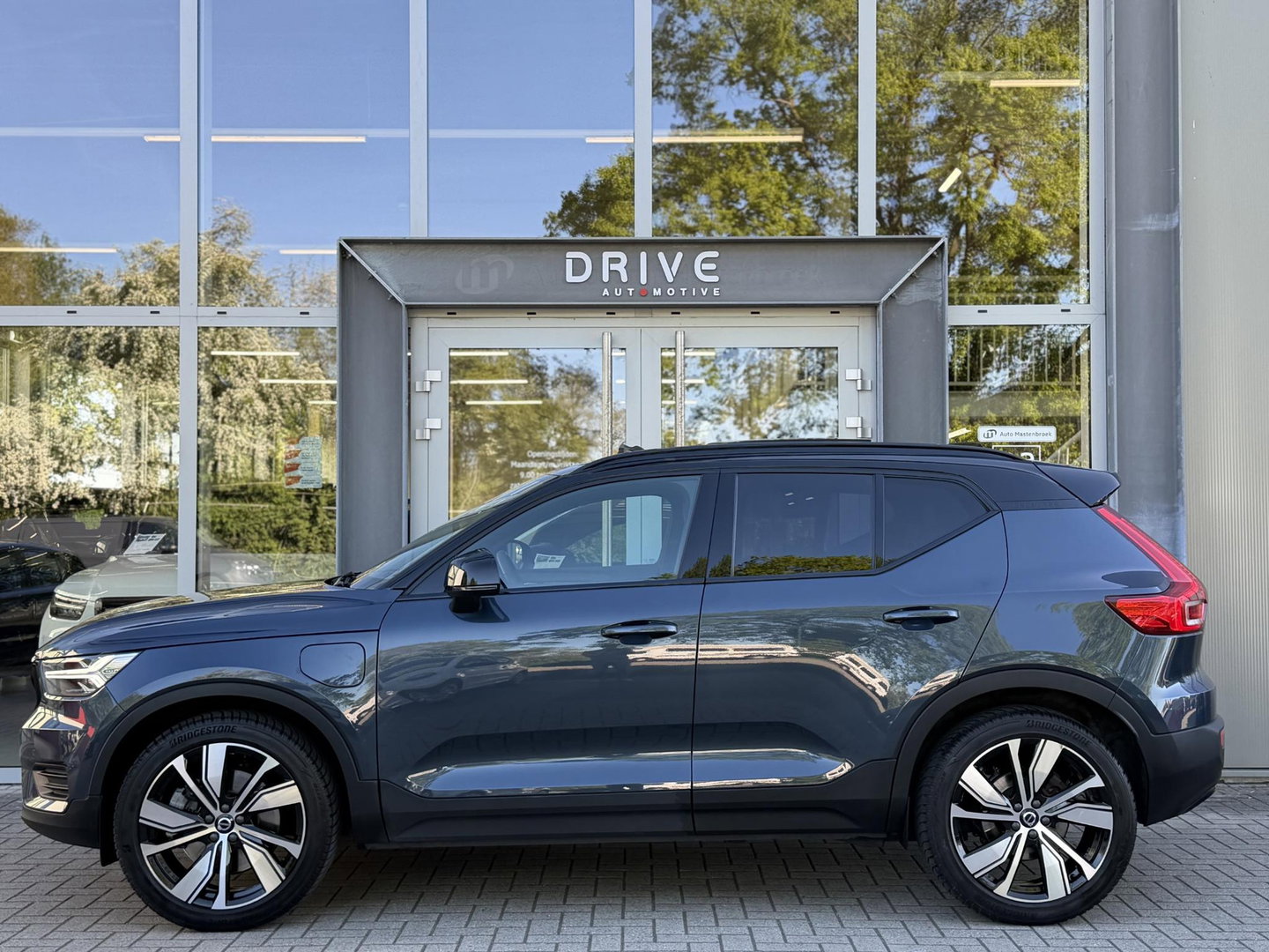 Volvo XC40 1.5 T4 Recharge R-Design |Pano|Leer|Winterpakket|Cam|20"