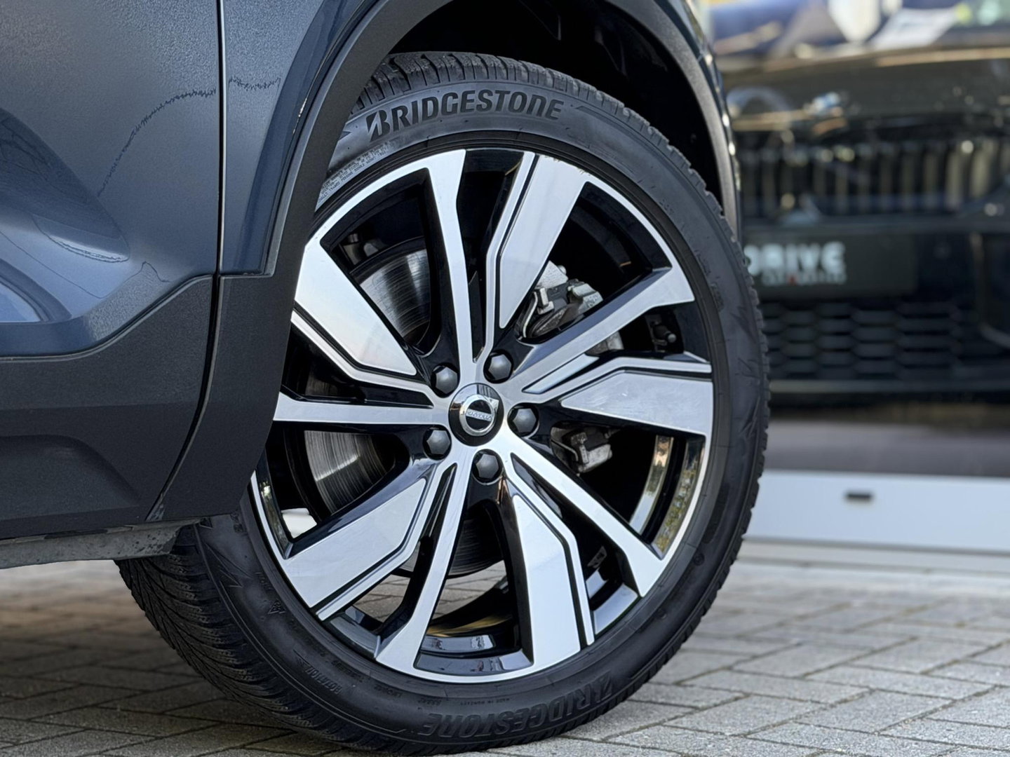 Volvo XC40 1.5 T4 Recharge R-Design |Pano|Leer|Winterpakket|Cam|20"