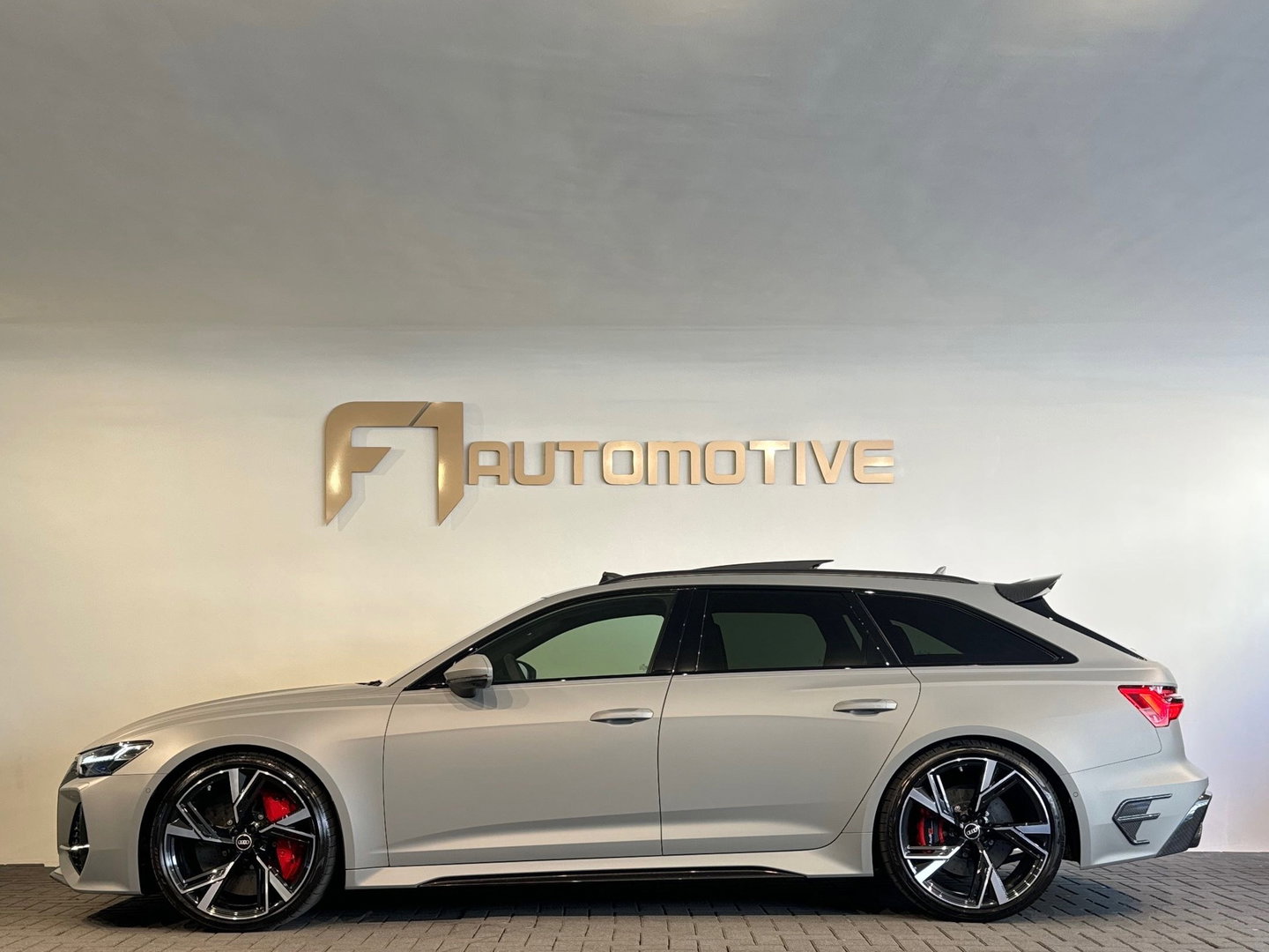 Audi RS6 Avant TFSI quattro Pano|Ceramic|HuD|B&O 3D|PPF|Carbon