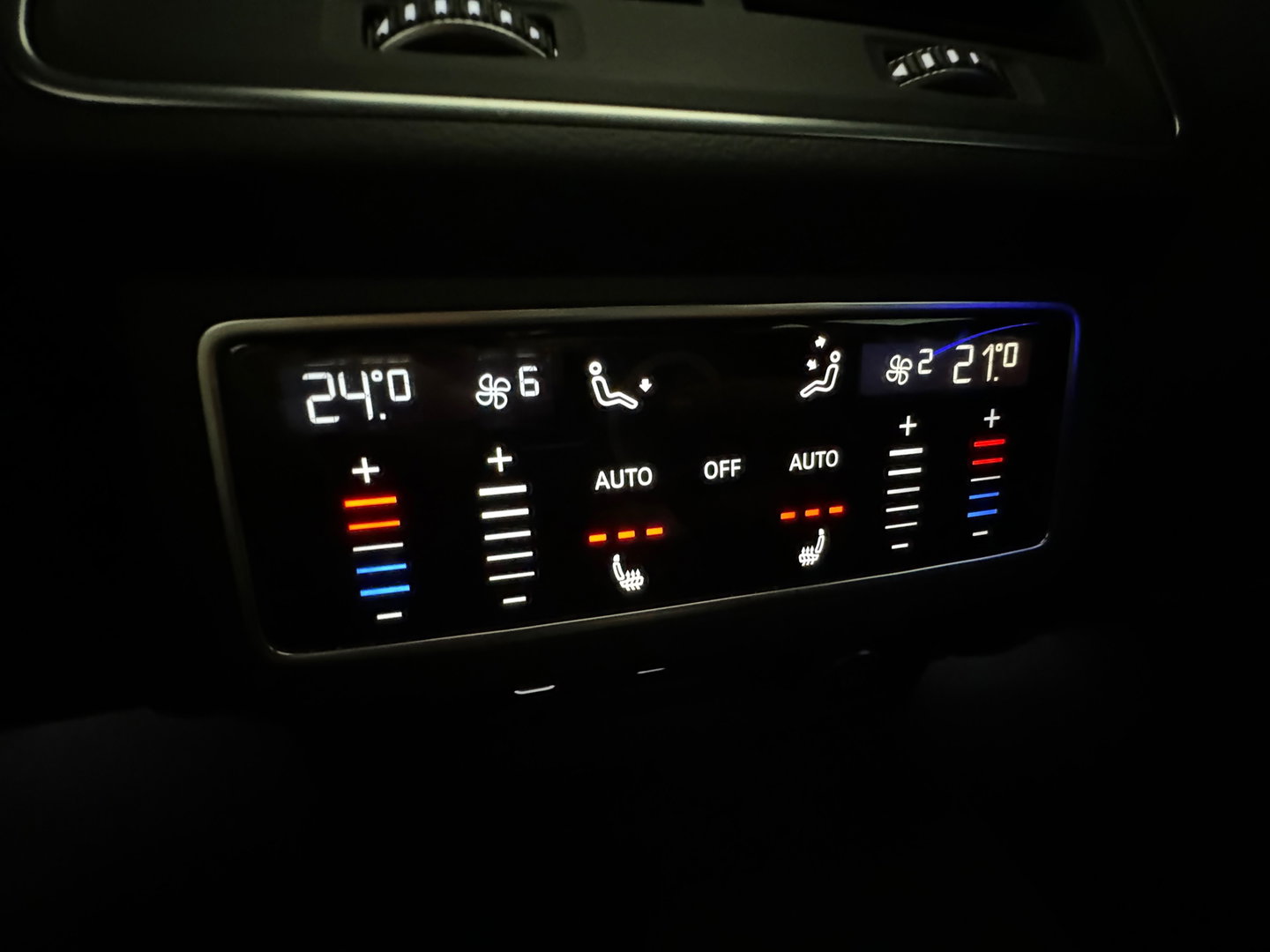 Audi RS6 Avant TFSI quattro Pano|Ceramic|HuD|B&O 3D|PPF|Carbon
