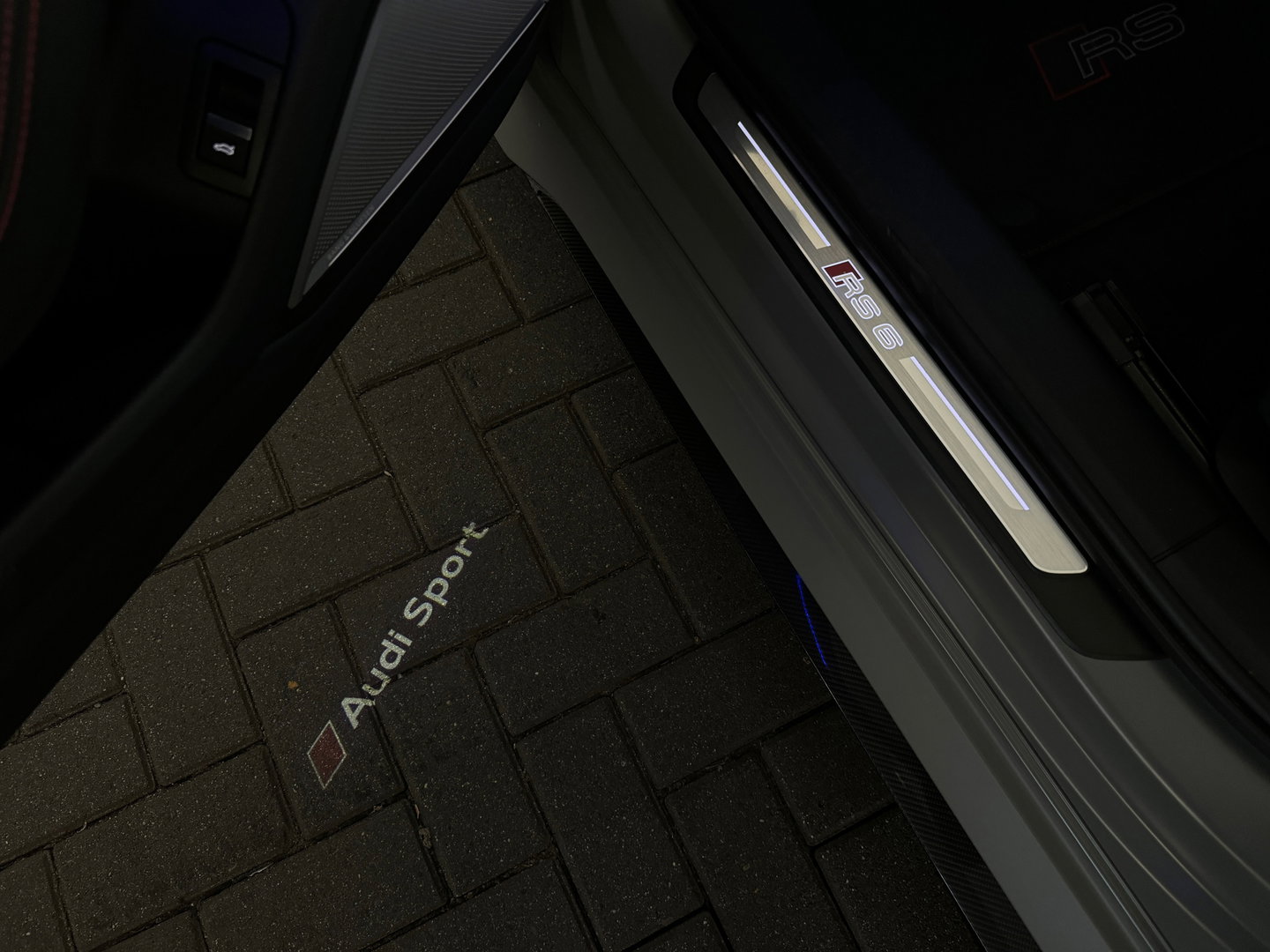 Audi RS6 Avant TFSI quattro Pano|Ceramic|HuD|B&O 3D|PPF|Carbon