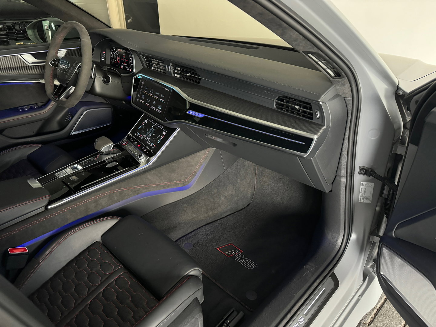 Audi RS6 Avant TFSI quattro Pano|Ceramic|HuD|B&O 3D|PPF|Carbon