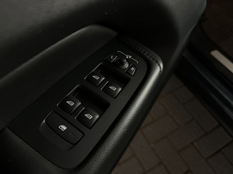 Volvo XC60 2.0 T6 Plug-in hybrid AWD Inscription Pano|Keyless