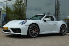 Porsche 911 - Targa 4S 3.0 450 PK 992 ORIG. NL | SPORTDESIGN | 18-WEG | CHRONO | SPORTUITLAAT | 360 CAMERA | BOSE | 20 INCH LMV