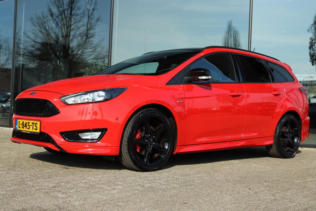 Ford Focus - WAGON 1.5 150PK RED EDITION ST-LINE | CARPLAY | PDC | PRIVACY | SPORTUITLAAT
