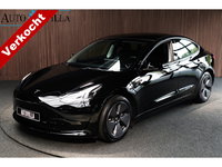 Tesla Model 3 - RWD Autopilot ACC Stuurverwarm. PDC Leer Navi Panoramadak 360° Elektr. achterklep Stoelverwarming voor & achter Climate voor & achter LM velgen BTW auto! Nieuw!