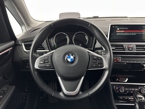 BMW 2 Serie Active Tourer 225xe iPerformance Saphir Edition {SOH-84%} Aut. *LEATHER | HEAD-UP | FULL-LED | HEATED-SPORTSEATS | CAMERA | NAVI-FULLMAP | PRIVACY-GLASS | ECC | PDC | 17''ALU*