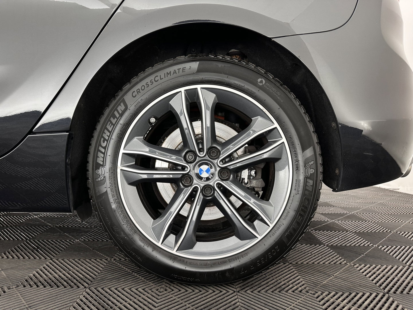 BMW 2 Serie Active Tourer 225xe iPerformance Saphir Edition {SOH-84%} Aut. *LEATHER | HEAD-UP | FULL-LED | HEATED-SPORTSEATS | CAMERA | NAVI-FULLMAP | PRIVACY-GLASS | ECC | PDC | 17''ALU*