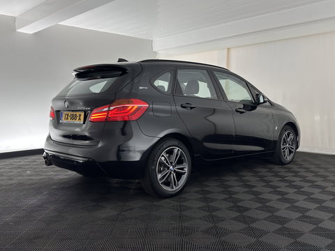 BMW 2 Serie Active Tourer 225xe iPerformance Saphir Edition {SOH-84%} Aut. *LEATHER | HEAD-UP | FULL-LED | HEATED-SPORTSEATS | CAMERA | NAVI-FULLMAP | PRIVACY-GLASS | ECC | PDC | 17''ALU*