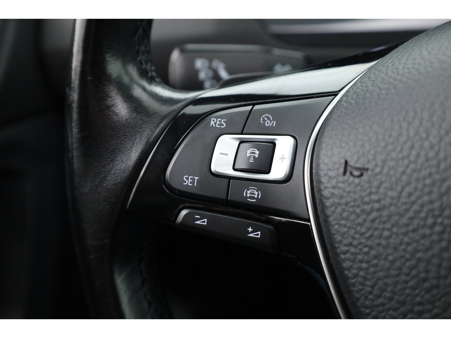 Volkswagen Tiguan Allspace 1.5 TSI R-Line ext. 7p. DSG | Pano | 360cam | Digi. Dashboard | Elek. Trekhaak | Leder | All Season | Keyless | X