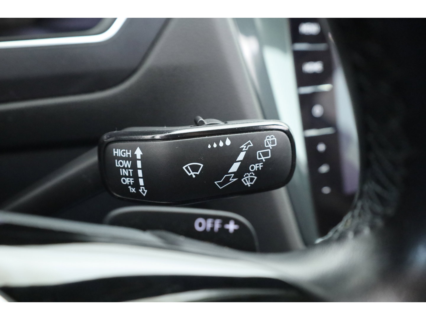 Volkswagen Tiguan Allspace 1.5 TSI R-Line ext. 7p. DSG | Pano | 360cam | Digi. Dashboard | Elek. Trekhaak | Leder | All Season | Keyless | X
