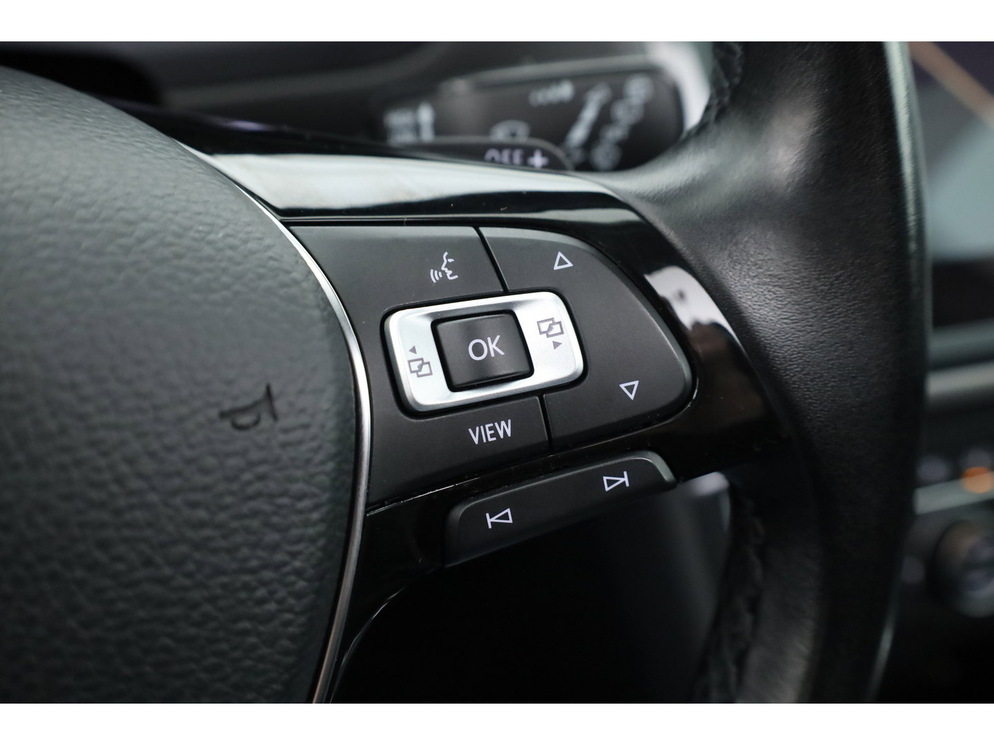 Volkswagen Tiguan Allspace 1.5 TSI R-Line ext. 7p. DSG | Pano | 360cam | Digi. Dashboard | Elek. Trekhaak | Leder | All Season | Keyless | X