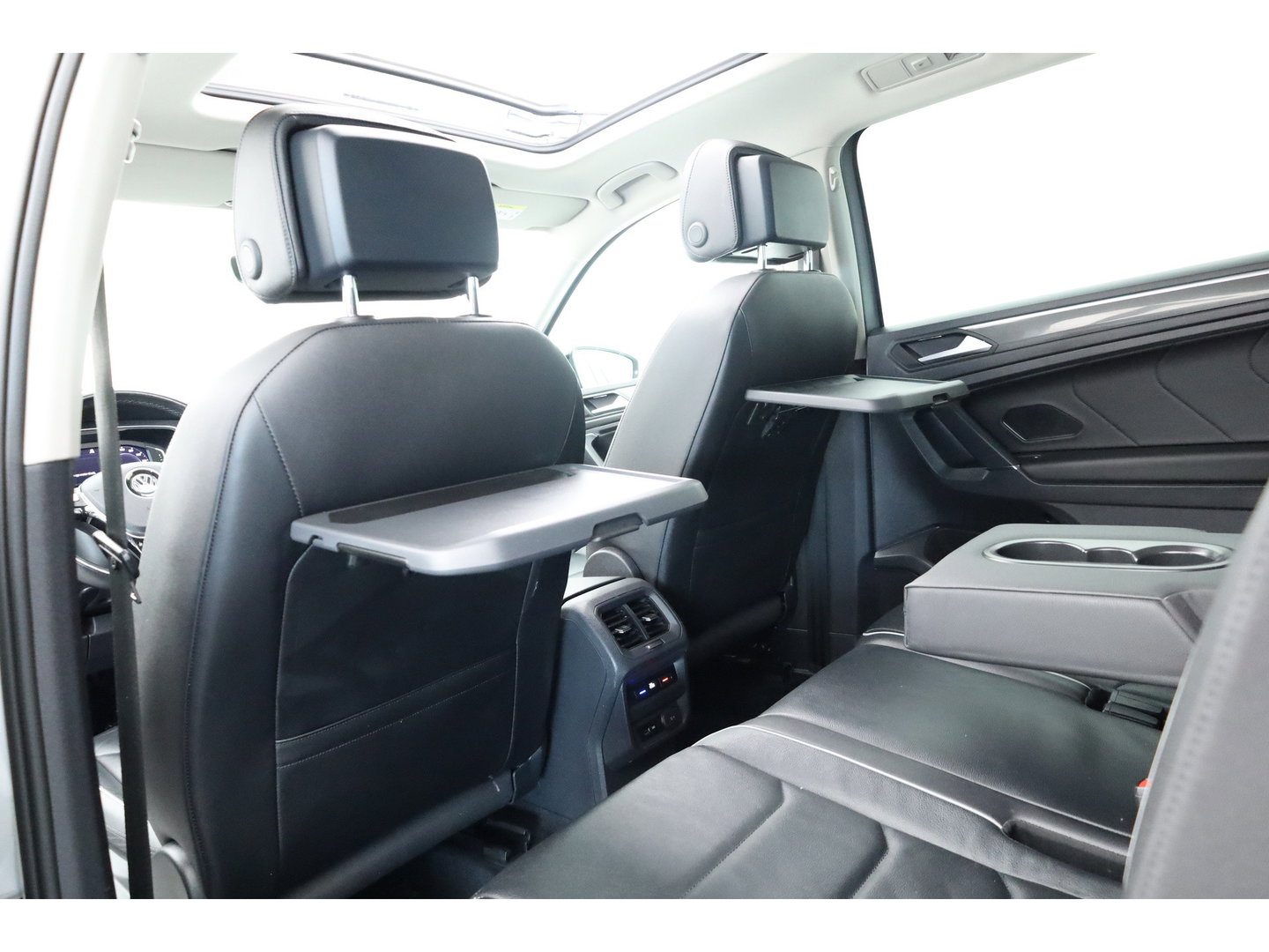 Volkswagen Tiguan Allspace 1.5 TSI R-Line ext. 7p. DSG | Pano | 360cam | Digi. Dashboard | Elek. Trekhaak | Leder | All Season | Keyless | X