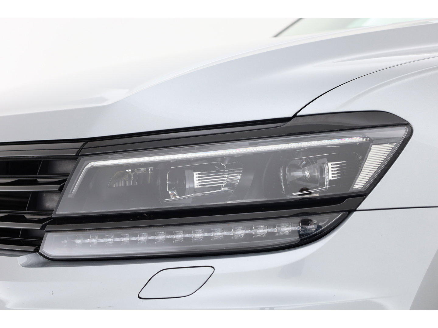Volkswagen Tiguan Allspace 1.5 TSI R-Line ext. 7p. DSG | Pano | 360cam | Digi. Dashboard | Elek. Trekhaak | Leder | All Season | Keyless | X