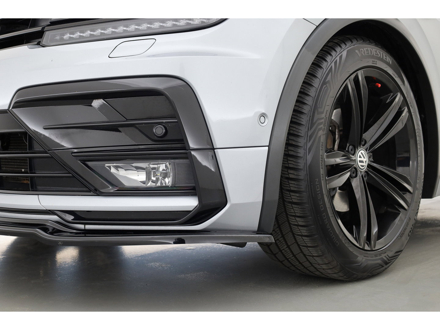 Volkswagen Tiguan Allspace 1.5 TSI R-Line ext. 7p. DSG | Pano | 360cam | Digi. Dashboard | Elek. Trekhaak | Leder | All Season | Keyless | X