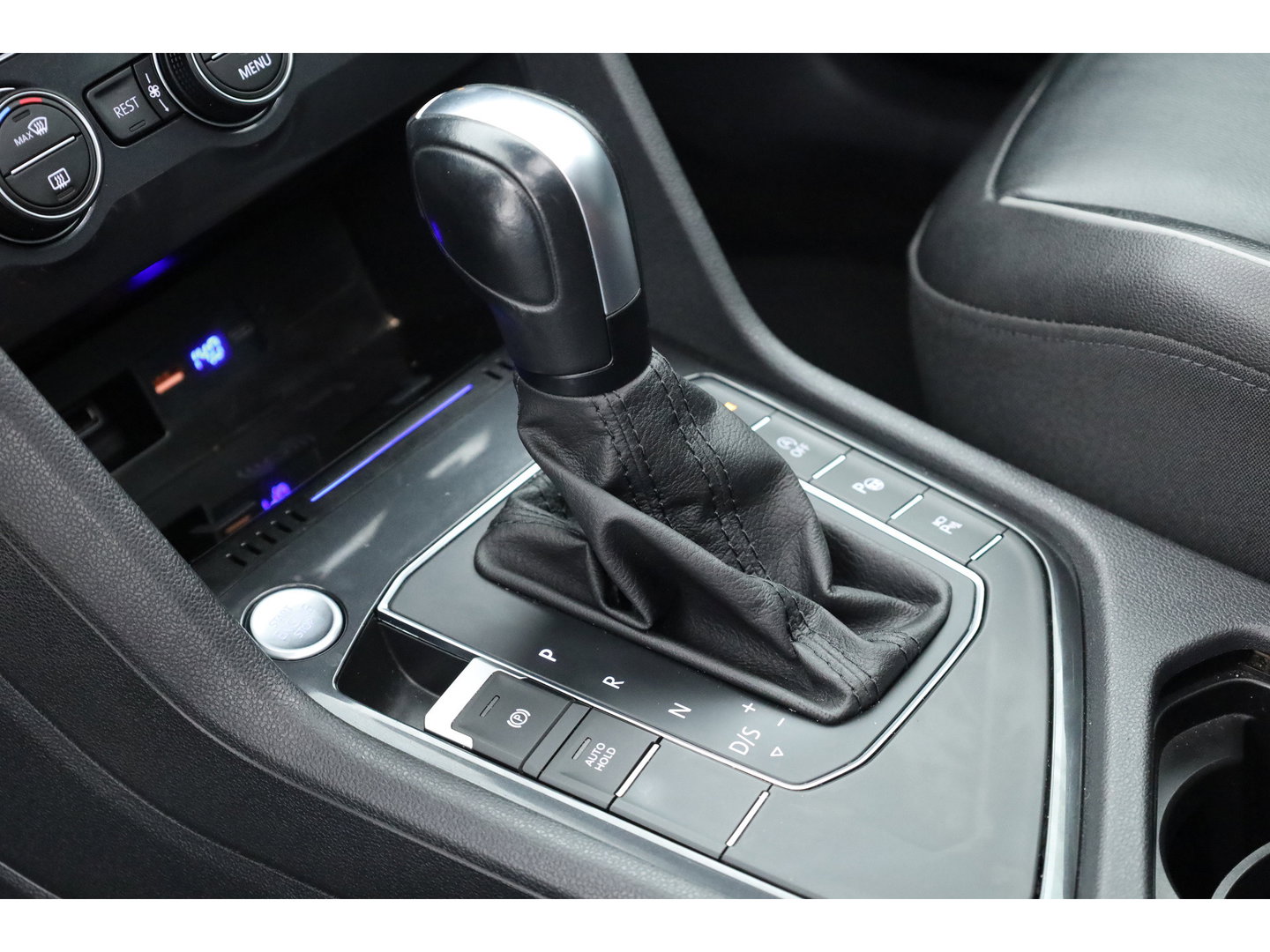 Volkswagen Tiguan Allspace 1.5 TSI R-Line ext. 7p. DSG | Pano | 360cam | Digi. Dashboard | Elek. Trekhaak | Leder | All Season | Keyless | X