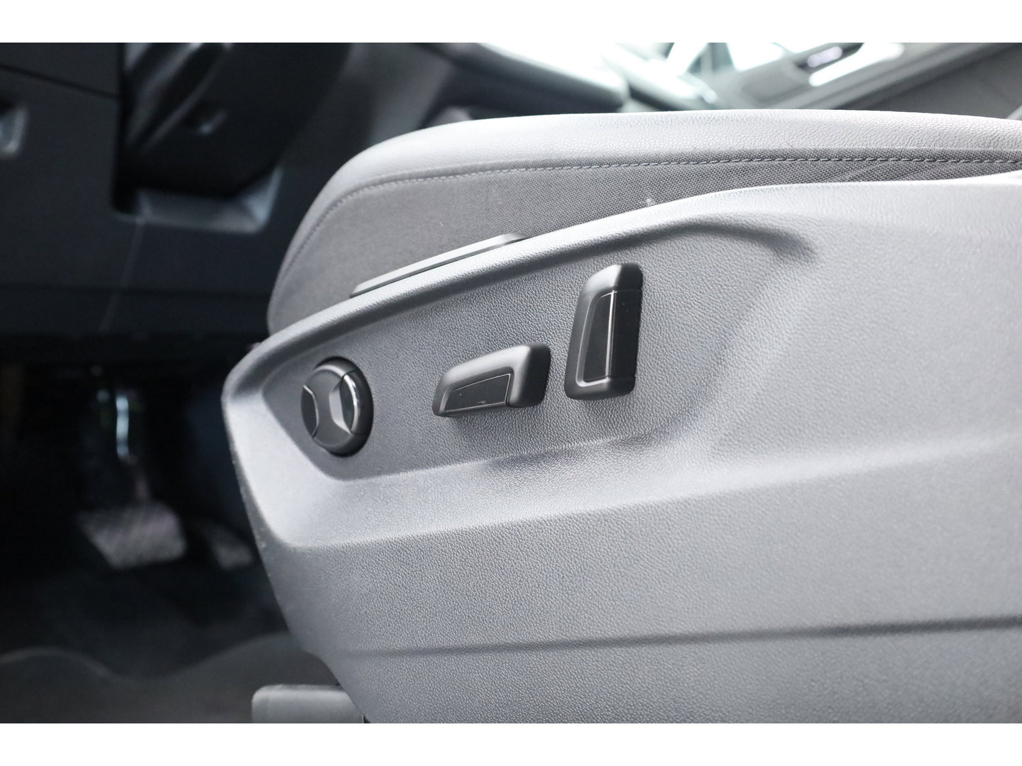 Volkswagen Tiguan Allspace 1.5 TSI R-Line ext. 7p. DSG | Pano | 360cam | Digi. Dashboard | Elek. Trekhaak | Leder | All Season | Keyless | X