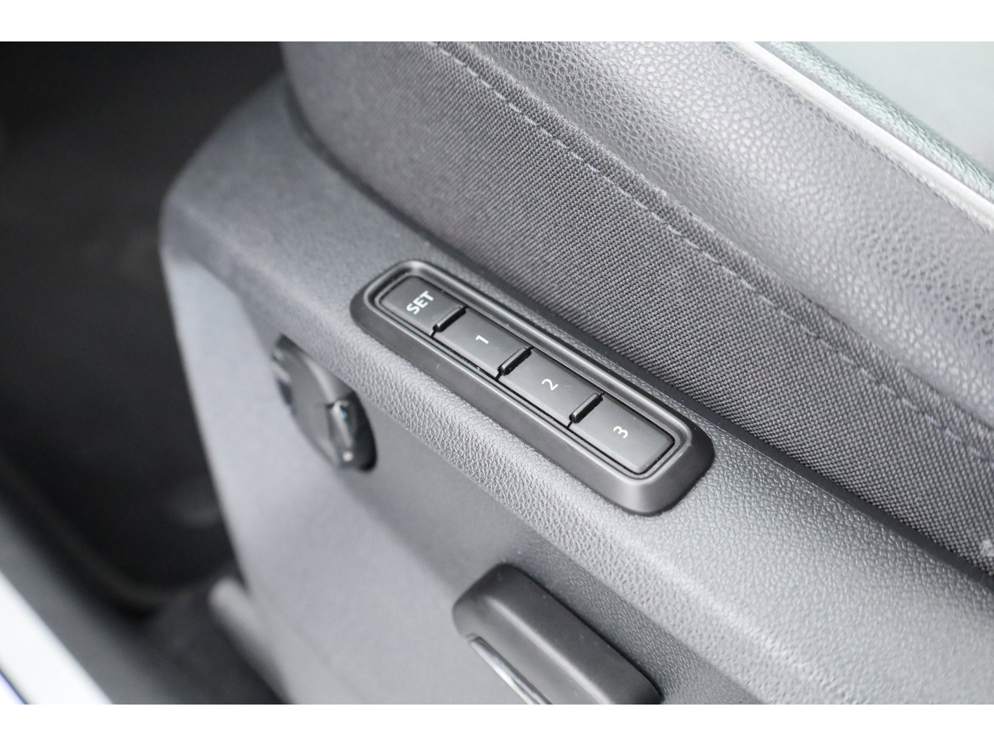 Volkswagen Tiguan Allspace 1.5 TSI R-Line ext. 7p. DSG | Pano | 360cam | Digi. Dashboard | Elek. Trekhaak | Leder | All Season | Keyless | X