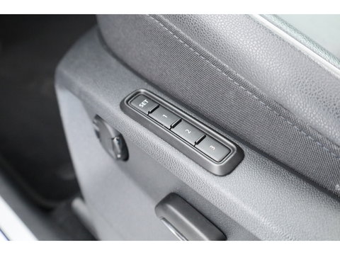 Volkswagen Tiguan Allspace 1.5 TSI R-Line ext. 7p. DSG | Pano | 360cam | Digi. Dashboard | Elek. Trekhaak | Leder | All Season | Keyless | X