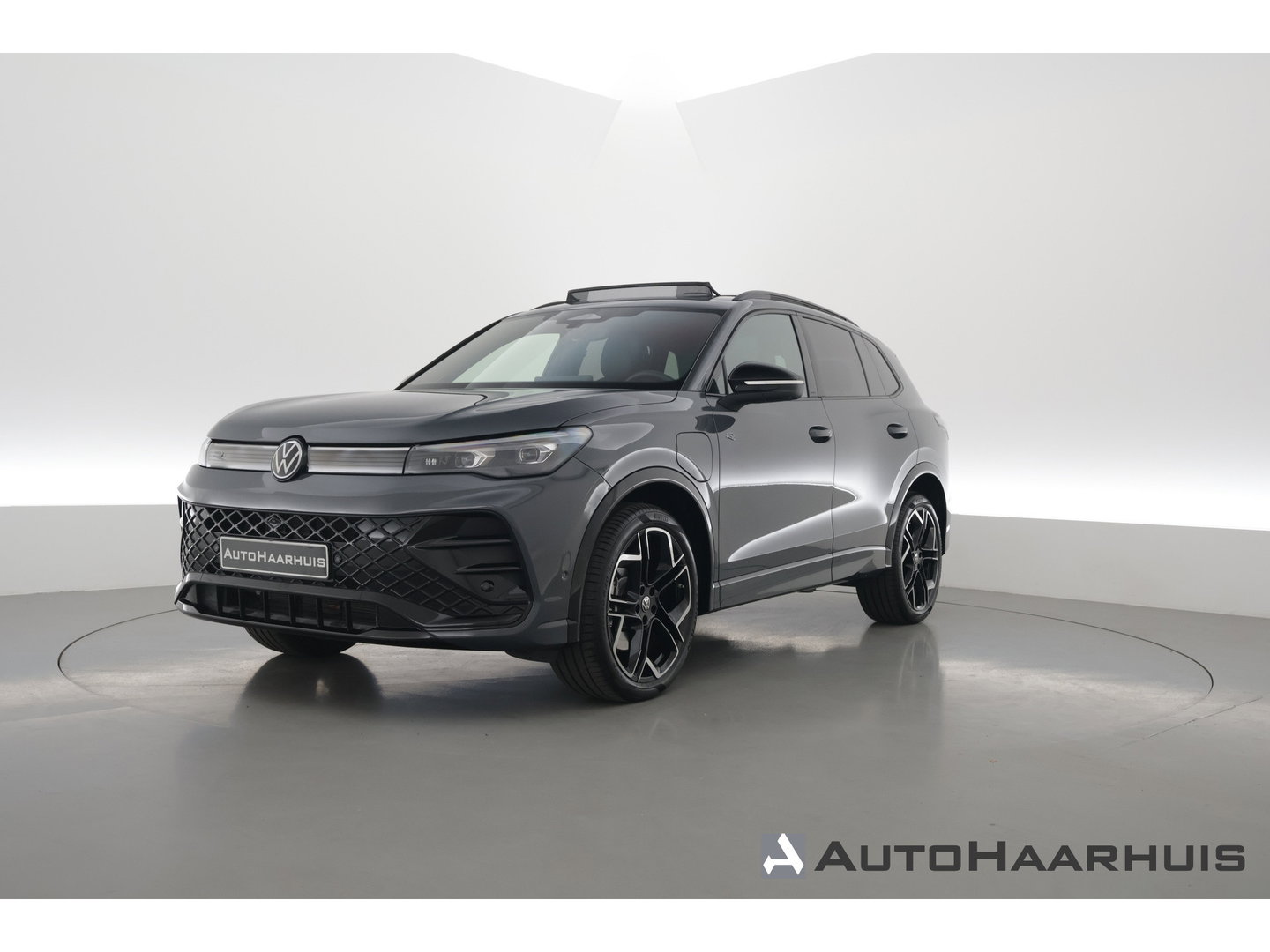 Volkswagen Tiguan eHybrid R-Line Black Style 272pk | Pano | HUD | Stoelventi. | Massage | Leder | Memory | Elek. Trekhaak | H&K Audio | 360cam x