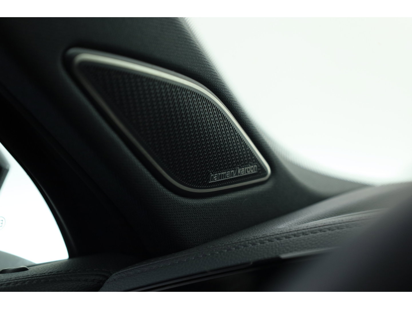 Volkswagen Tiguan eHybrid R-Line Black Style 272pk | Pano | HUD | Stoelventi. | Massage | Leder | Memory | Elek. Trekhaak | H&K Audio | 360cam x