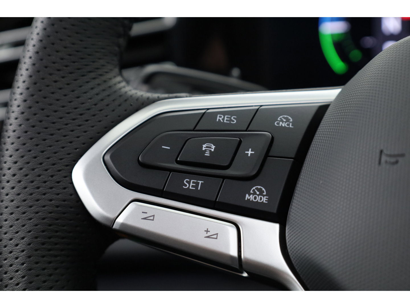 Volkswagen Tiguan eHybrid R-Line Black Style 272pk | Pano | HUD | Stoelventi. | Massage | Leder | Memory | Elek. Trekhaak | H&K Audio | 360cam x