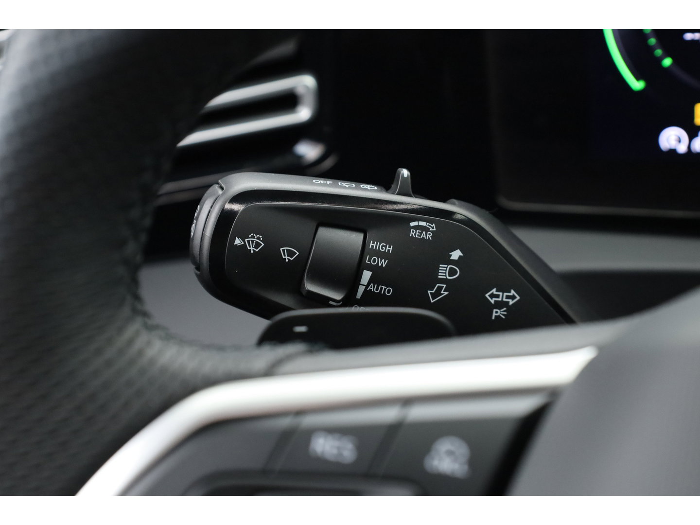 Volkswagen Tiguan eHybrid R-Line Black Style 272pk | Pano | HUD | Stoelventi. | Massage | Leder | Memory | Elek. Trekhaak | H&K Audio | 360cam x