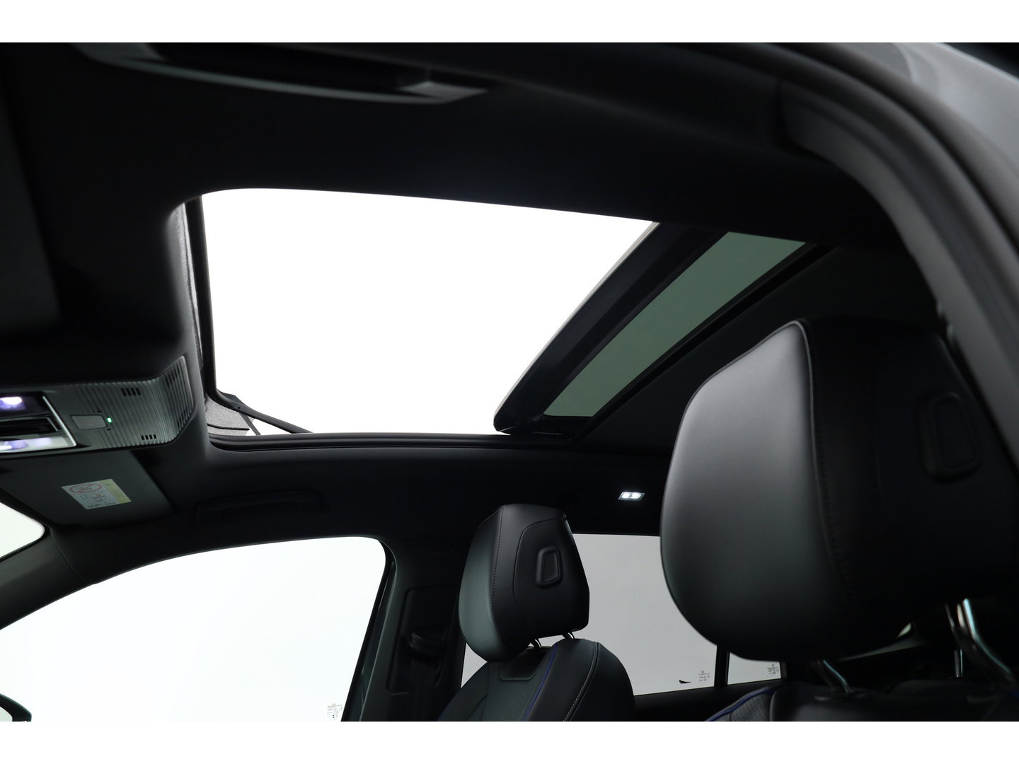 Volkswagen Tiguan eHybrid R-Line Black Style 272pk | Pano | HUD | Stoelventi. | Massage | Leder | Memory | Elek. Trekhaak | H&K Audio | 360cam x