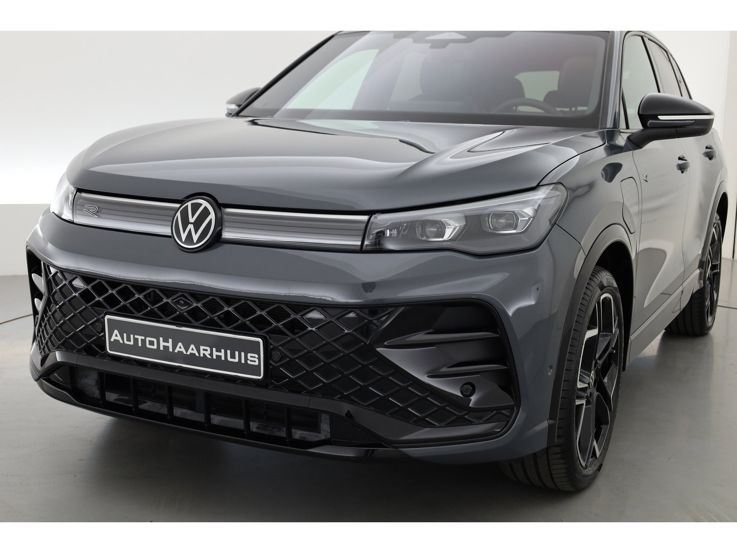Volkswagen Tiguan eHybrid R-Line Black Style 272pk | Pano | HUD | Stoelventi. | Massage | Leder | Memory | Elek. Trekhaak | H&K Audio | 360cam x
