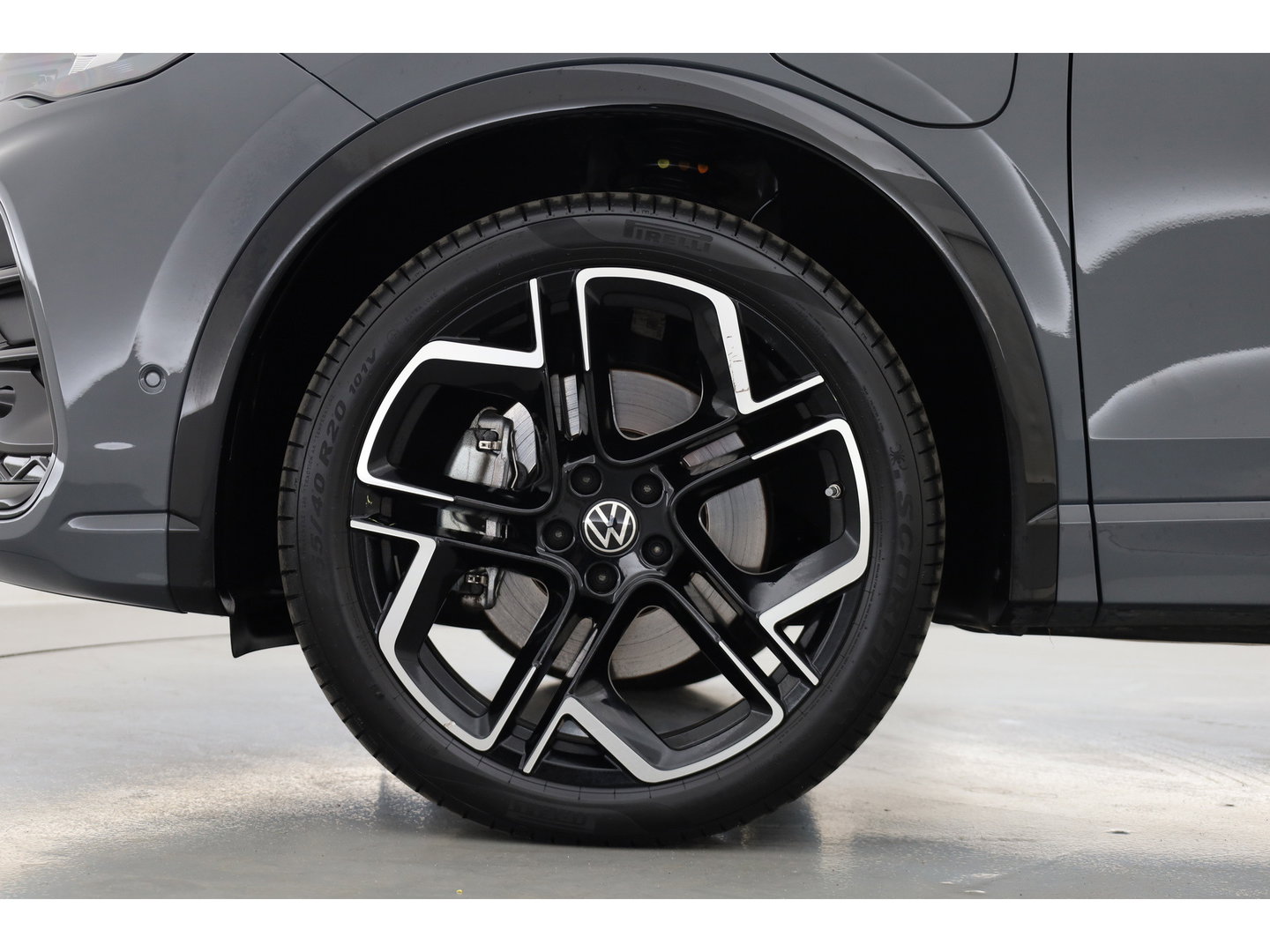 Volkswagen Tiguan eHybrid R-Line Black Style 272pk | Pano | HUD | Stoelventi. | Massage | Leder | Memory | Elek. Trekhaak | H&K Audio | 360cam x