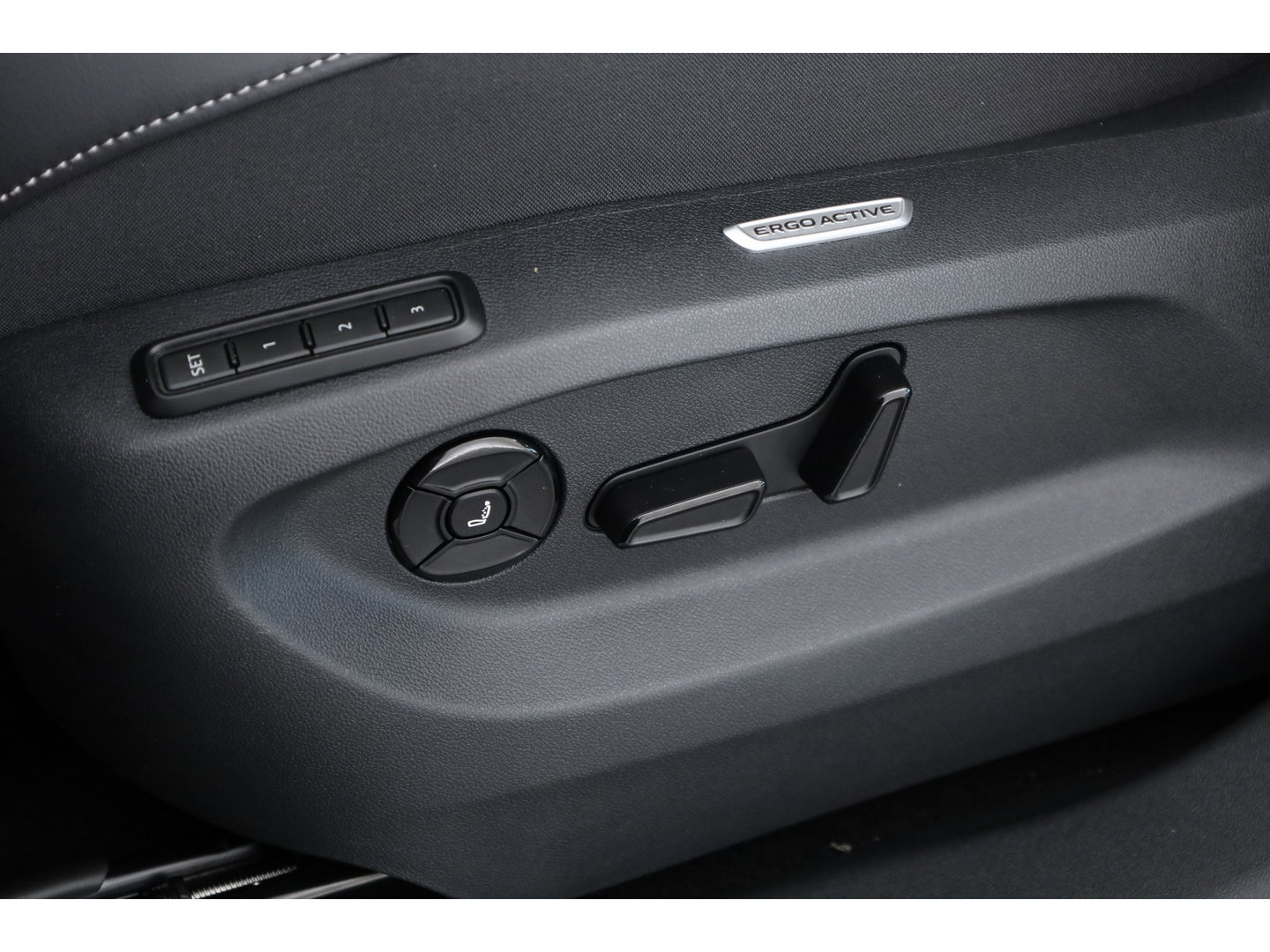 Volkswagen Tiguan eHybrid R-Line Black Style 272pk | Pano | HUD | Stoelventi. | Massage | Leder | Memory | Elek. Trekhaak | H&K Audio | 360cam x