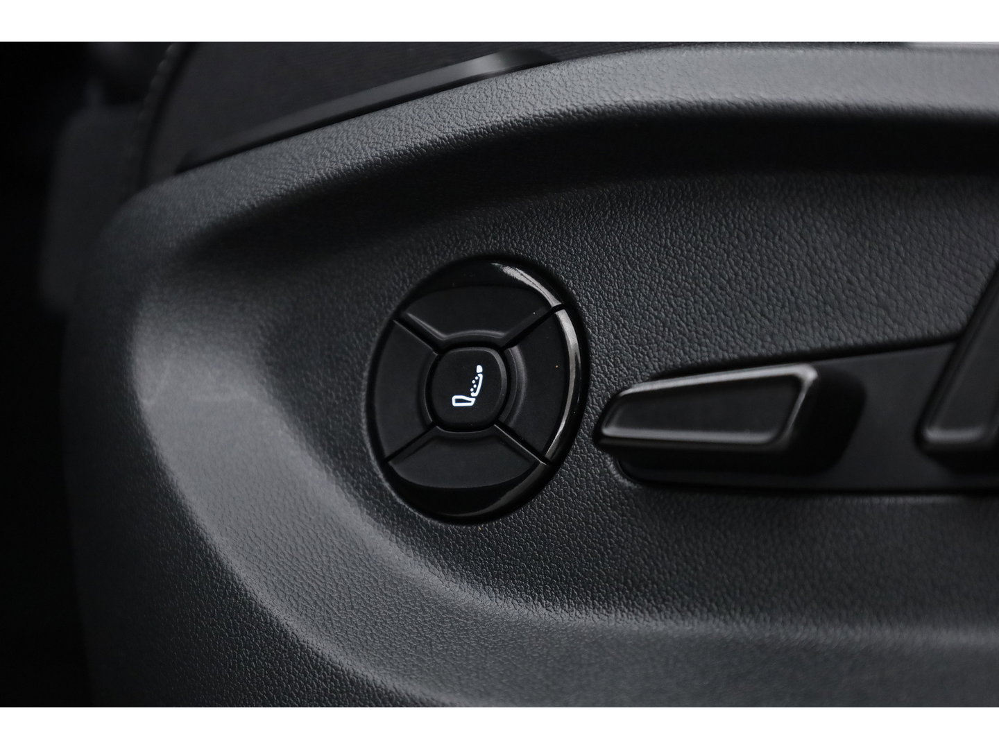 Volkswagen Tiguan eHybrid R-Line Black Style 272pk | Pano | HUD | Stoelventi. | Massage | Leder | Memory | Elek. Trekhaak | H&K Audio | 360cam x