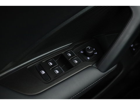 Volkswagen Tiguan eHybrid R-Line Black Style 272pk | Pano | HUD | Stoelventi. | Massage | Leder | Memory | Elek. Trekhaak | H&K Audio | 360cam x