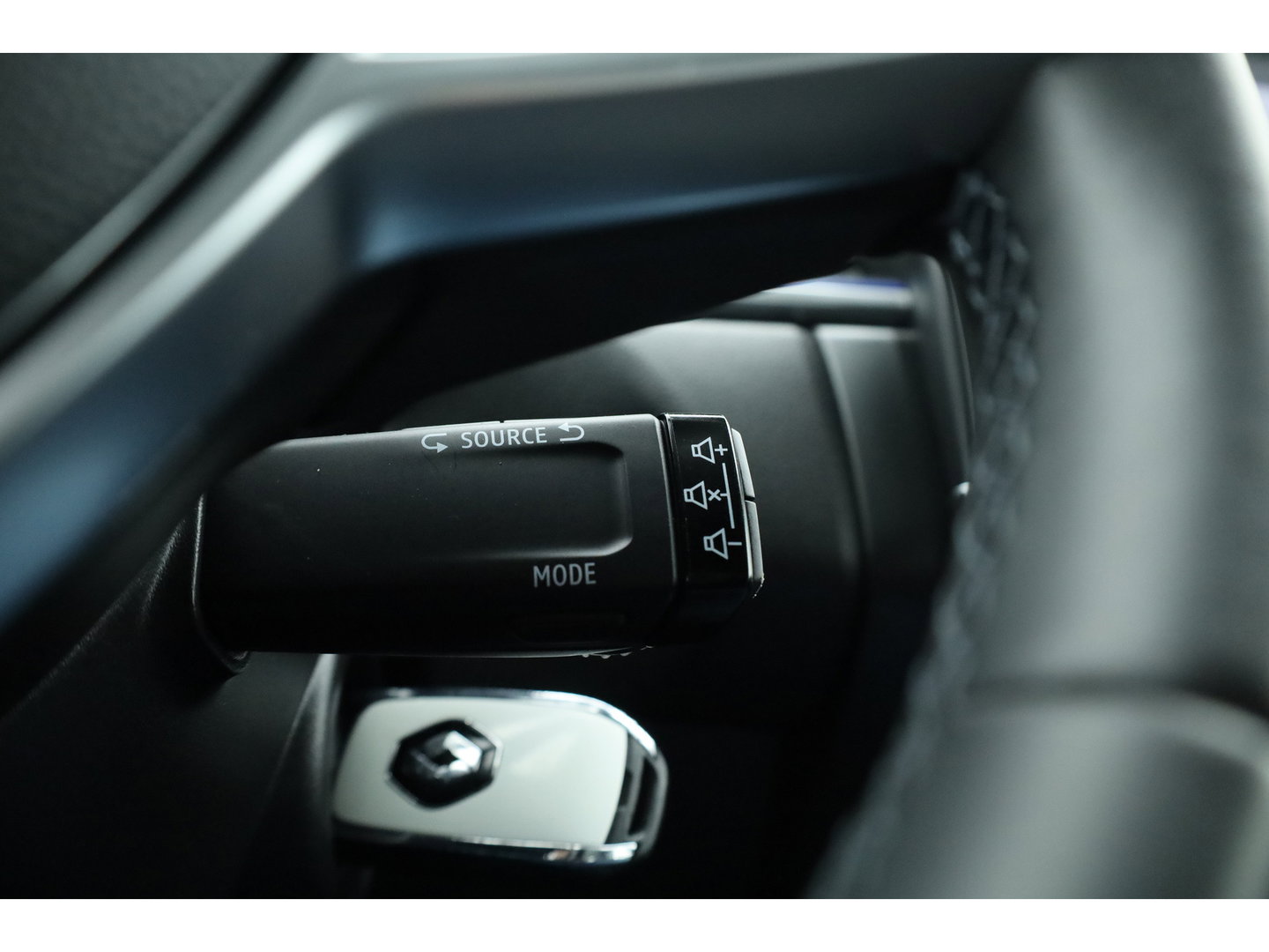 Renault Captur 1.0 TCe 90 Intens | Camera | DAB | Cruise Contr. | Apple CarPlay & Android Auto | Stoelverw. | PDC V+A | 17''