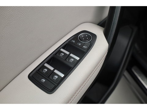 Renault Captur 1.6 E-Tech Plug-in Hybrid 160 Initiale Paris | SOH 89.1% | Cruise Contr. | Bose Audio | Trekhaak | Camera | Stoelverw. | Leder | Keyless R