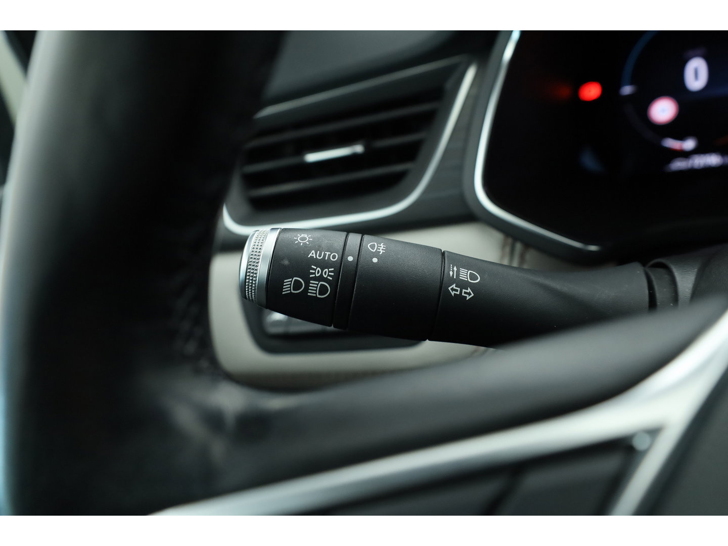 Renault Captur 1.6 E-Tech Plug-in Hybrid 160 Initiale Paris | SOH 89.1% | Cruise Contr. | Bose Audio | Trekhaak | Camera | Stoelverw. | Leder | Keyless R