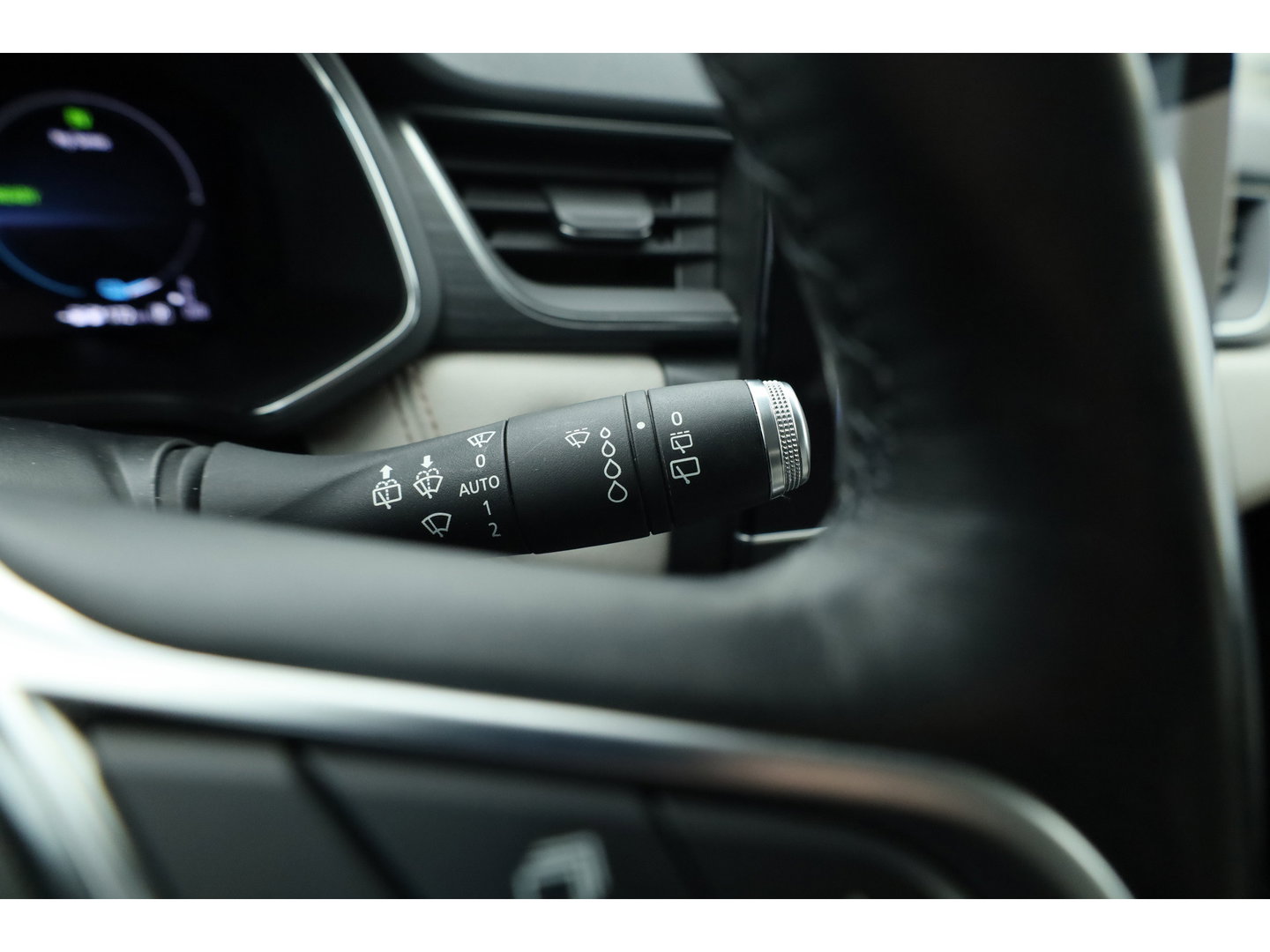 Renault Captur 1.6 E-Tech Plug-in Hybrid 160 Initiale Paris | SOH 89.1% | Cruise Contr. | Bose Audio | Trekhaak | Camera | Stoelverw. | Leder | Keyless R