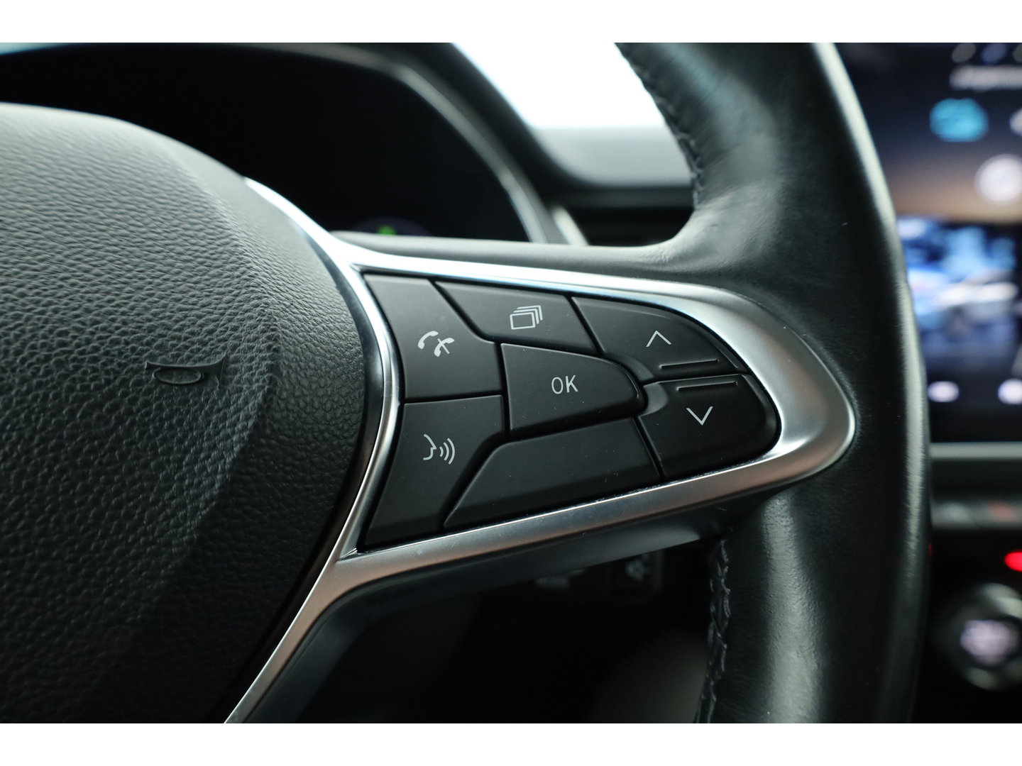Renault Captur 1.6 E-Tech Plug-in Hybrid 160 Initiale Paris | SOH 89.1% | Cruise Contr. | Bose Audio | Trekhaak | Camera | Stoelverw. | Leder | Keyless R