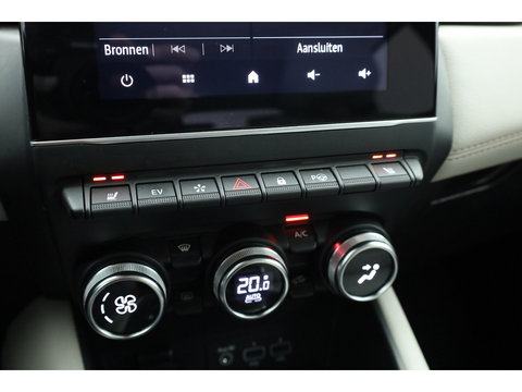 Renault Captur 1.6 E-Tech Plug-in Hybrid 160 Initiale Paris | SOH 89.1% | Cruise Contr. | Bose Audio | Trekhaak | Camera | Stoelverw. | Leder | Keyless R