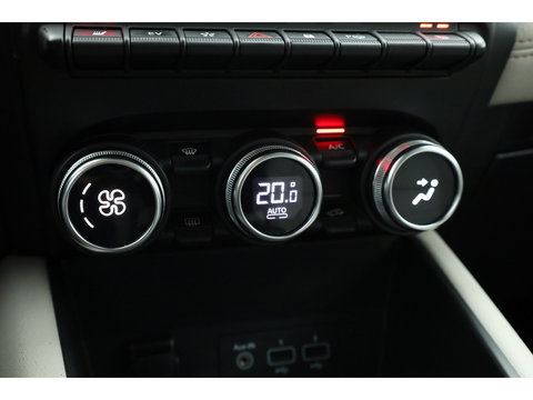 Renault Captur 1.6 E-Tech Plug-in Hybrid 160 Initiale Paris | SOH 89.1% | Cruise Contr. | Bose Audio | Trekhaak | Camera | Stoelverw. | Leder | Keyless R