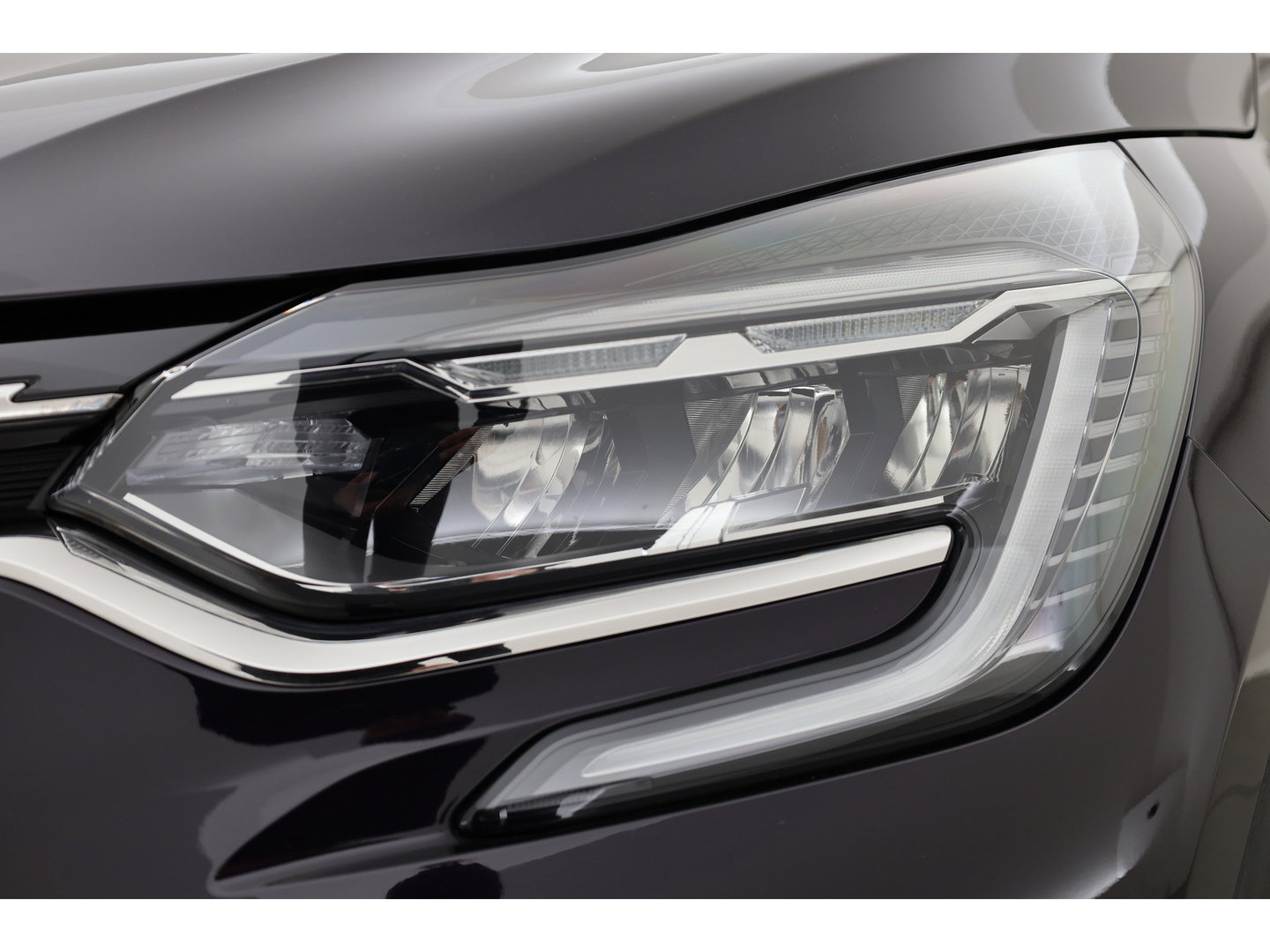Renault Captur 1.6 E-Tech Plug-in Hybrid 160 Initiale Paris | SOH 89.1% | Cruise Contr. | Bose Audio | Trekhaak | Camera | Stoelverw. | Leder | Keyless R