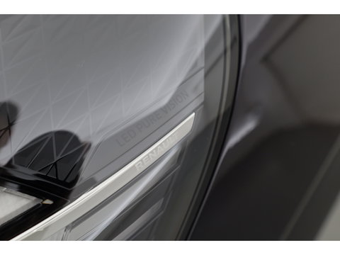 Renault Captur 1.6 E-Tech Plug-in Hybrid 160 Initiale Paris | SOH 89.1% | Cruise Contr. | Bose Audio | Trekhaak | Camera | Stoelverw. | Leder | Keyless R