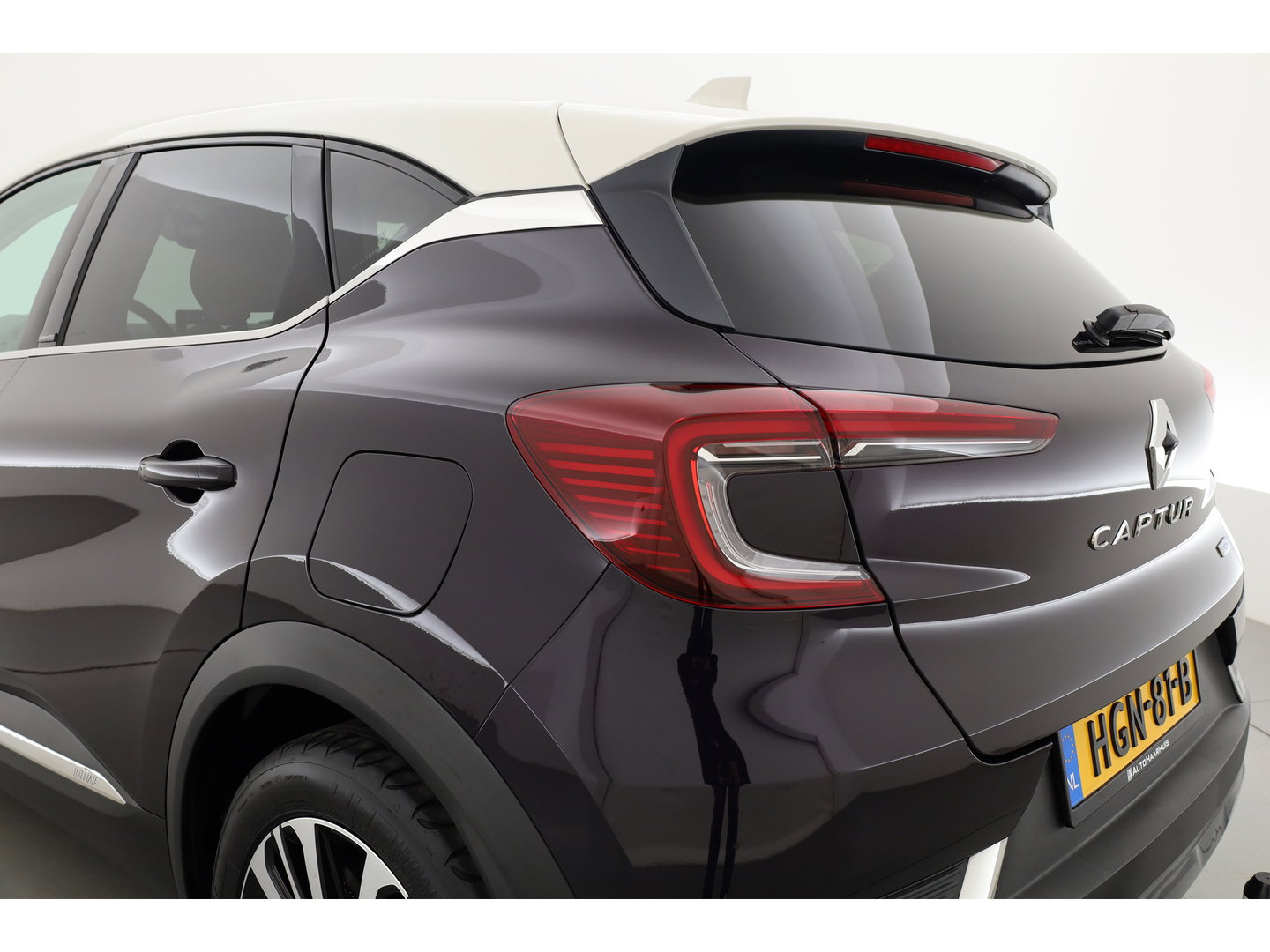 Renault Captur 1.6 E-Tech Plug-in Hybrid 160 Initiale Paris | SOH 89.1% | Cruise Contr. | Bose Audio | Trekhaak | Camera | Stoelverw. | Leder | Keyless R