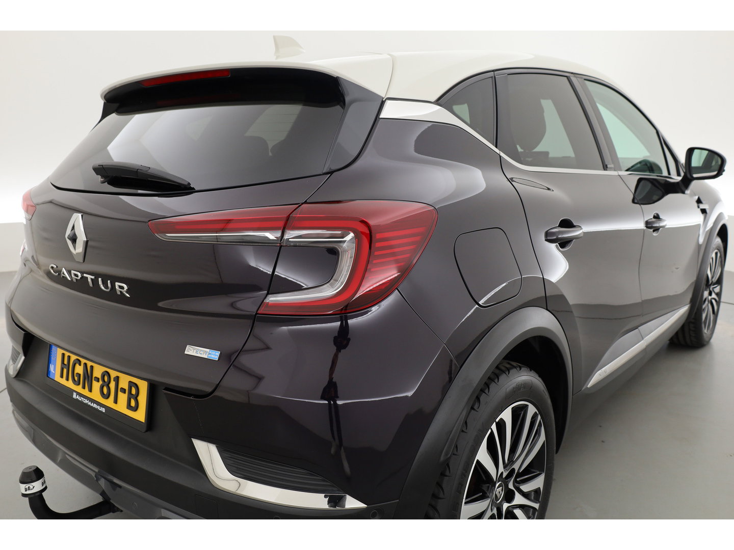 Renault Captur 1.6 E-Tech Plug-in Hybrid 160 Initiale Paris | SOH 89.1% | Cruise Contr. | Bose Audio | Trekhaak | Camera | Stoelverw. | Leder | Keyless R