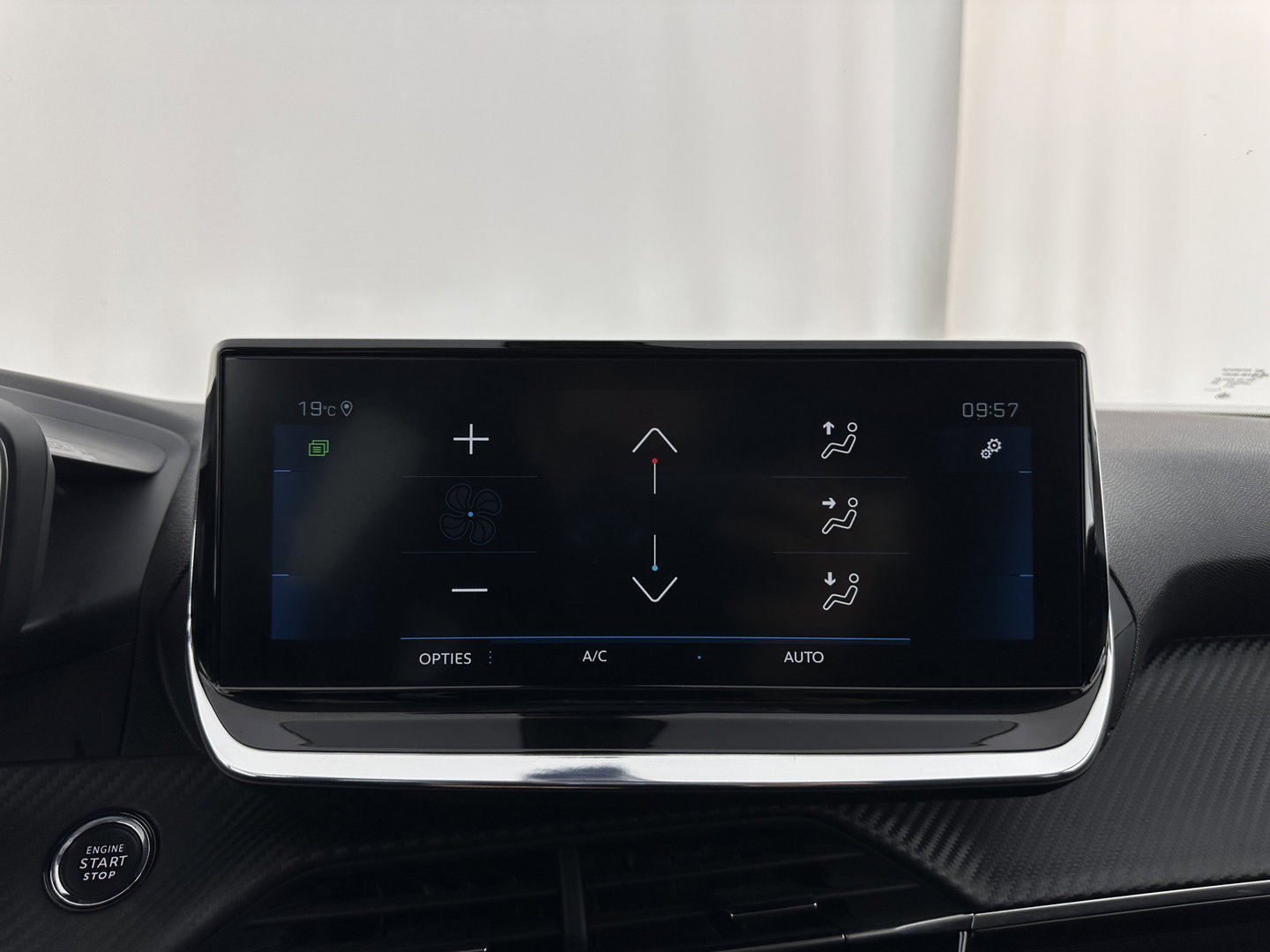 Peugeot 2008 1.5 BlueHDi Blue Lease Allure (INCL.  BTW) Aut. *FULL-LED | LEATHER-FABRIC | NAVI-FULLMAP | DIGI-COCKPIT | SPORTSEATS | CAMERA | KEYLESS | PRIVACY-GLASS |  CARPLAY | ECC | PDC | CRUISE | CARPLAY | TOWBAR | 18"ALU*