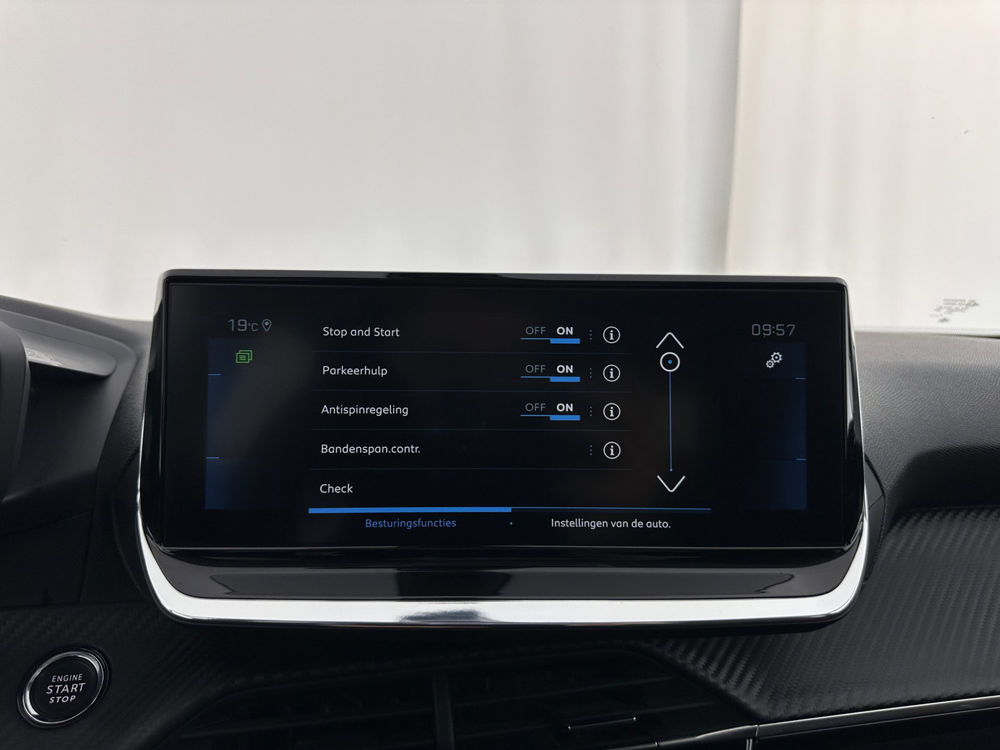 Peugeot 2008 1.5 BlueHDi Blue Lease Allure (INCL.  BTW) Aut. *FULL-LED | LEATHER-FABRIC | NAVI-FULLMAP | DIGI-COCKPIT | SPORTSEATS | CAMERA | KEYLESS | PRIVACY-GLASS |  CARPLAY | ECC | PDC | CRUISE | CARPLAY | TOWBAR | 18"ALU*